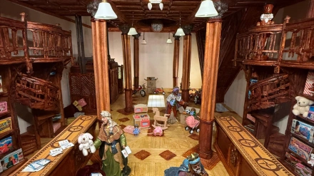Diorama de los Reyes Magos recogiendo los juguetes en Las Tres Campanas