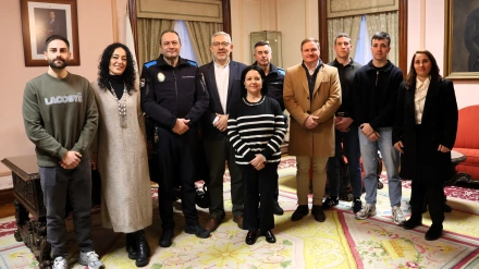 Miguel Fernández preside la toma de posesión de cinco nuevos efectivos que reforzarán la Policía Local de Lugo