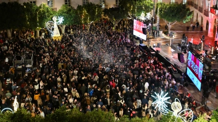 Almería celebra por adelantado el Año Nuevo con sus 12 tomates de la suerte