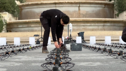 Drones preparados para el espectáculo de finde año en Barcelona