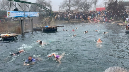 Baño de fin de año en el río Bullaque