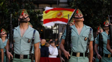 La Legión desfila durante la celebración del día de la Toma