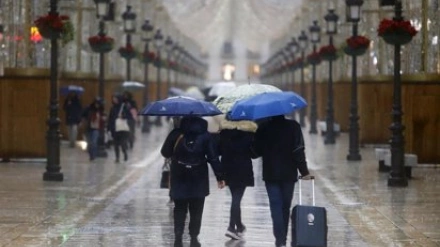 La lluvia pone en jaque la Cabalgata de Reyes Magos de Málaga