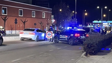 Control de la Policía Nacional en la travesía de Almendralejo