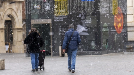 Vista de la nieve cayendo en Teruel