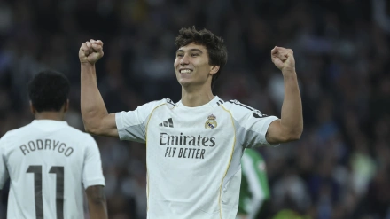 Gonzalo García celebra uno de los goles durante el Real Madrid-Betis