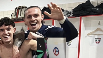 Fotos de los escudos del Rayo o el Tiro Pichon en las taquillas de El Molinón.