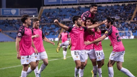 El Sabadell machaca al Hércules y es líder en Primera RFEF