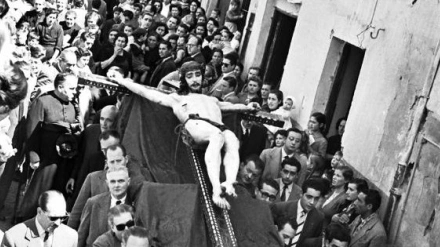 Imagen de un traslado del Cristo del Silencio que se custodia en el Archivo de su Cofradía (1953)