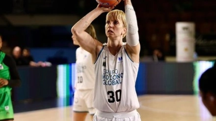 Laura Gil lidera el triunfo de Jairis en Vitoria