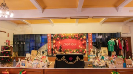 Objetos donados para el acto en el Casino Ferrolano