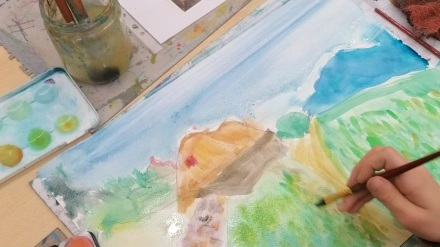 Trabajo de pintura en uno de los CSC de Santiago