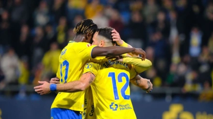 Los jugadores del Cádiz celebran un gol contra el Sporting
