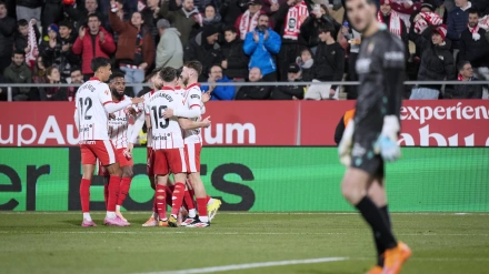 Los jugadores del Girona celebran el gol ante Osasuna