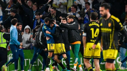 Los jugadores del Zaragoza celebran uno de los goles de la victoria en Santander