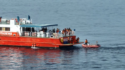AME1447. LABUAN BAJO (INDONESIA), 01/01/2026.- Fotografía cedida por el equipo de búsqueda y rescate de Indonesia que muestra una embarcación durante la octava jornada de búsqueda de los españoles desaparecidos en el naufragio de un barco turístico, este viernes en Labuan Bajo (Indonesia). EFE/ Equipo de Búsqueda y Rescate de Indonesia /SOLO USO EDITORIAL/ NO VENTAS/ SOLO DISPONIBLE PARA ILUSTRAR LA NOTICIA QUE ACOMPAÑA (CRÉDITO OBLIGATORIO)