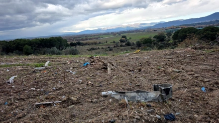 Al visitar la finca, les extrañó ver un cerro en un terreno que, según recordaban, era completamente plano.