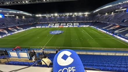 Estadio de Riazor y micro de COPE