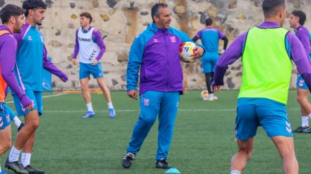 Mazinho, en un entrenamiento del Tenerife B.