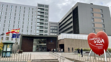 Imagen de la entrada principal del Hospital Valdecilla (Santander)