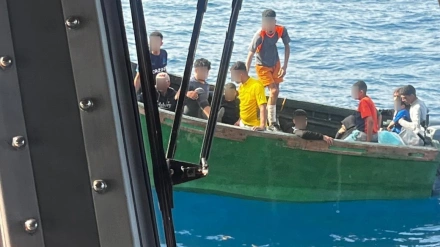 Cruz Roja atiende a diez migrantes tras llegar en patera a Alicante