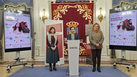 Presentación de la gala Youtubeiras en el Concello de Ferrol