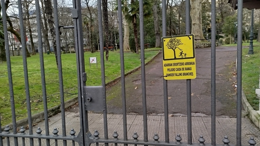 Aviso en un parque de Bilbao por fuerte viento