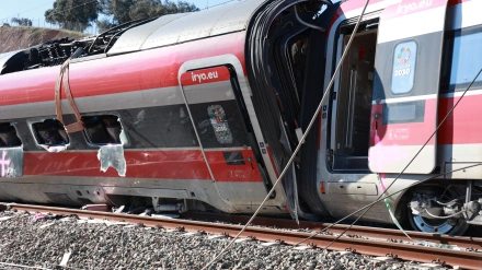 Uno de los vagones del tren Iryo que descarriló