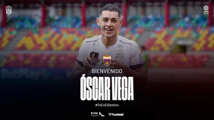 Óscar Vega ha estado a prueba desde septiembre y ahora firma por el CD Eldense.