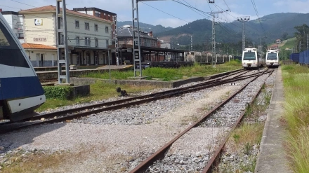 Vías del tren de la red de cercanías de Asturias