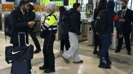 Viajeros en la Estación de Sants de Barcelona