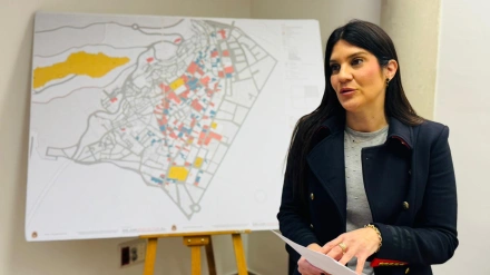 María Hernández, concejala de Urbanismo, informa de la posición del ayuntamiento sobre la reclamación de 800.000 euros por un convenio urbanístico