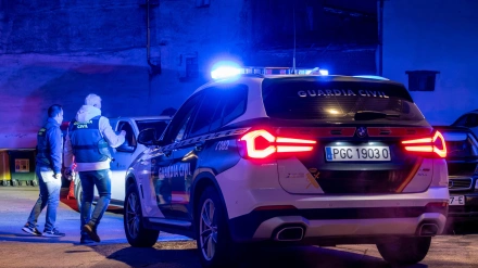 Una patrulla de la Guardia Civil, en una actuación nocturna