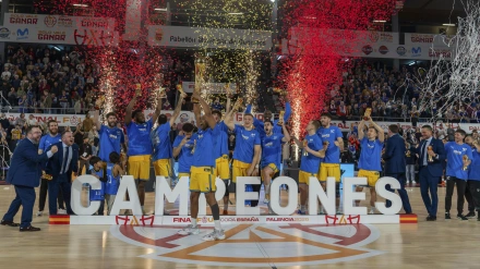 PALENCIA, 25/01/2026.- Partido entre el Súper Agropal Palencia y el Movistar Estudiantes correspondiente a la primera final de la Copa España, disputado en el Pabellón Municipal de los Deportes de Palencia (Palencia). EFE/Xavi Ramos