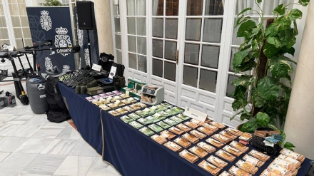 Material y dinero incautado