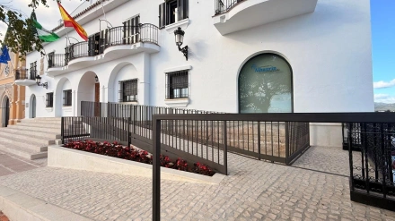 Victoria, asesinada en Alhaurín el Grande: su hijo de once años pide ayuda a los vecinos y su expareja se entrega en prisión