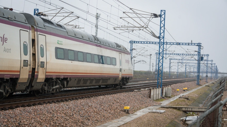 Pepe, maquinista de alta velocidad: "Desde que los trenes auscultadores dejaron de salir a la vía empezaron a notarse vibraciones y desperfectos en las líneas de alta velocidad"