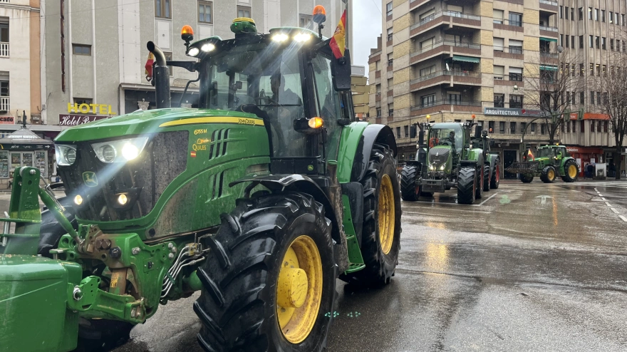 Tractores en Hurtado de Mendoza