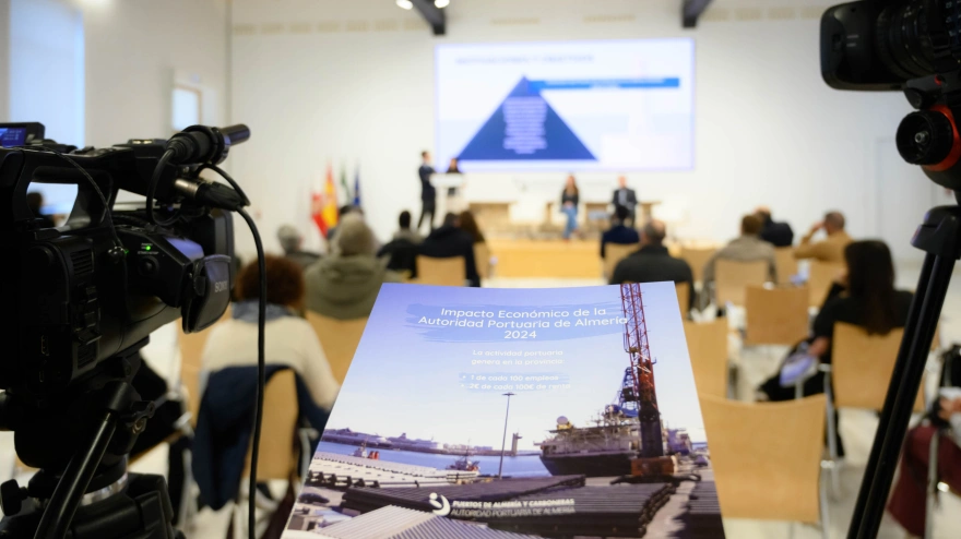 APA y UAL presentan la Evaluación de impacto económico de la Autoridad Portuaria de Almería'