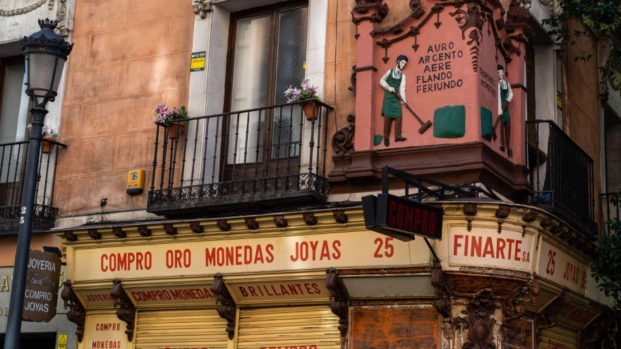 Tienda de compraventa de oro en Madrid, imagen de archivo