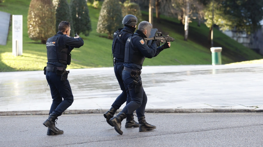 Efectivos de la Policía Nacional, durante el simulacro