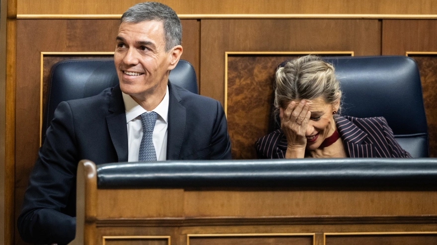 El presidente del Gobierno, Pedro Sánchez, y la vicepresidenta segunda y ministra de Trabajo y Economía Social, Yolanda Díaz