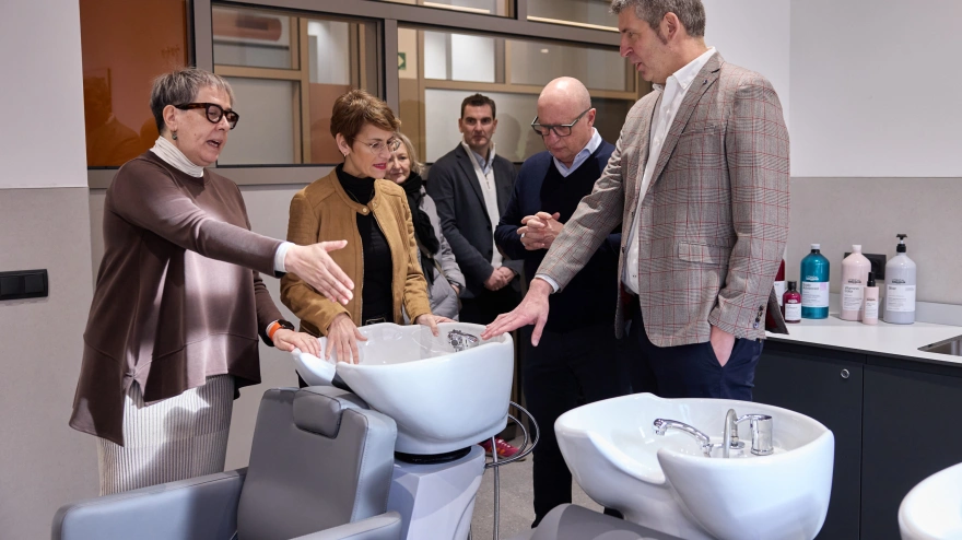 A* Jesús Garzaron/Gobierno de NavarraF* 2026_01_30T* Presidenta en la visita del CIP ETI San Juan de Tudela L* Tudela