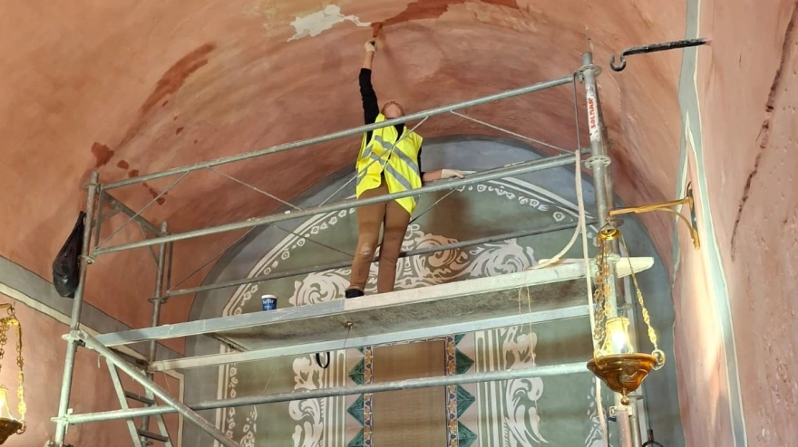 La actuación de restauración en la ermita de la Magdalena se realiza sobre la zona del altar