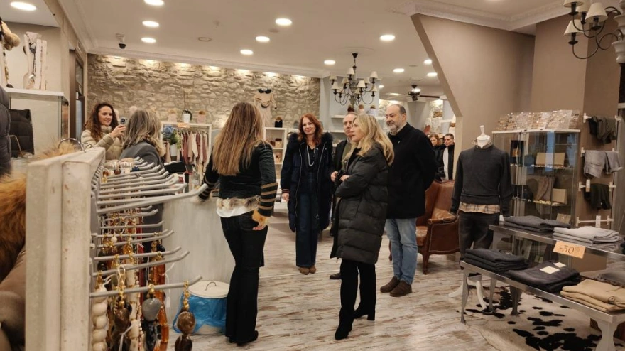 Mar Vaquero ha visitado varios comercios de Jaca