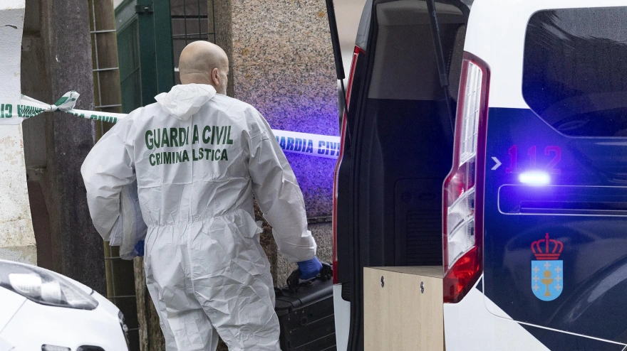 MOS (PONTEVEDRA), 01/02/2026.- Una mujer de 52 años ha sido asesinada este domingo en la localidad pontevedresa de Mos, presuntamente por su pareja, un hombre de 57 años a quien busca la Guardia Civil como supuesto autor del crimen. EFE/ Salvador Sas