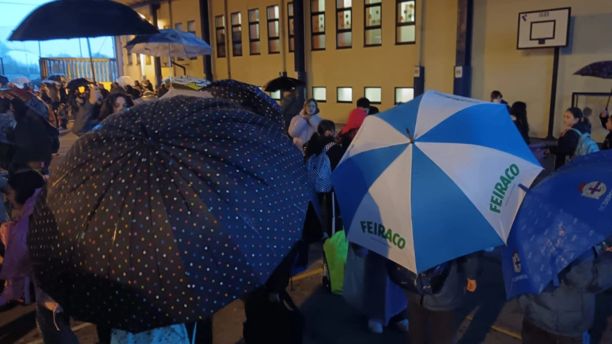 Concentración en el CEIP Wenceslao Fernández Flórez de A Coruña