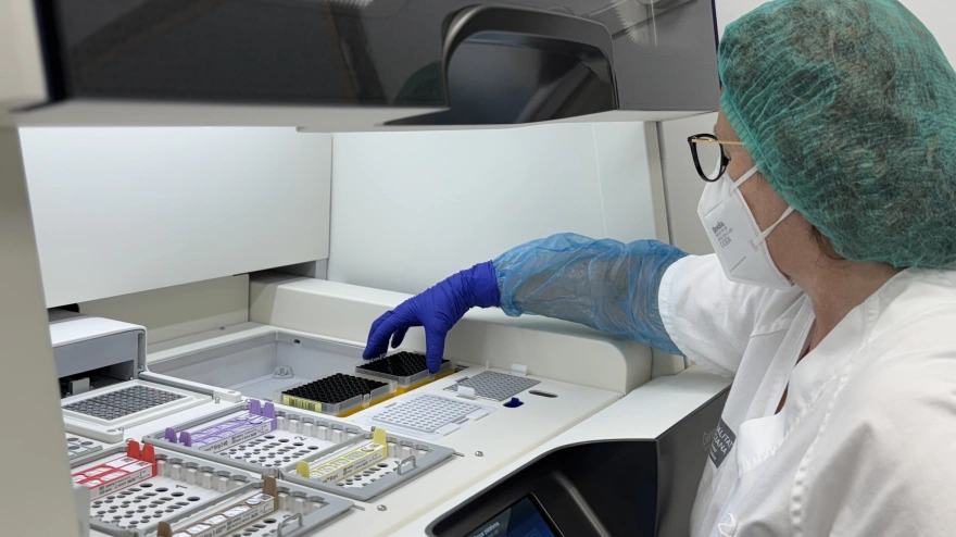 (Foto de ARCHIVO)El Hospital Doctor Peset incorpora un nuevo sistema para mejorar la personalización del tratamiento del cáncer de pulmón y colon metastásicoREMITIDA / HANDOUT por GVAFotografía remitida a medios de comunicación exclusivamente para ilustrar la noticia a la que hace referencia la imagen, y citando la procedencia de la imagen en la firma09/8/2025