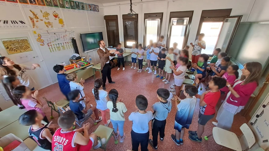 El español que enseña música con 'Música Encriptada' gana un premio internacional