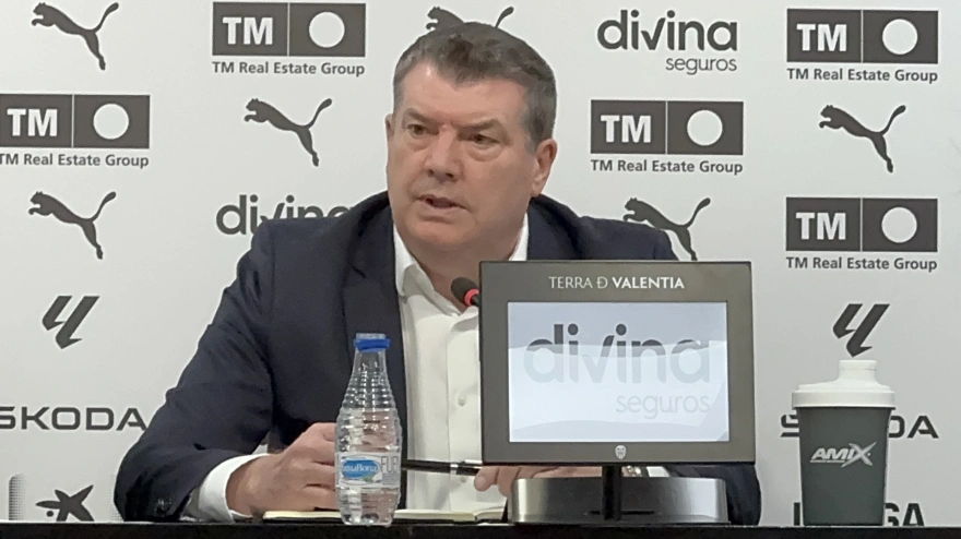 Gourlay ante los medios en Mestalla